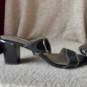 Evia chunky heel black sandal by Dana Buchman
